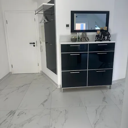 Flexible, Schoene Und Gut Aussehende Feriensuite Reutlingen Exterior photo