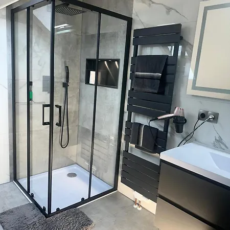 Flexible, Schoene Und Gut Aussehende Feriensuite Reutlingen Exterior photo